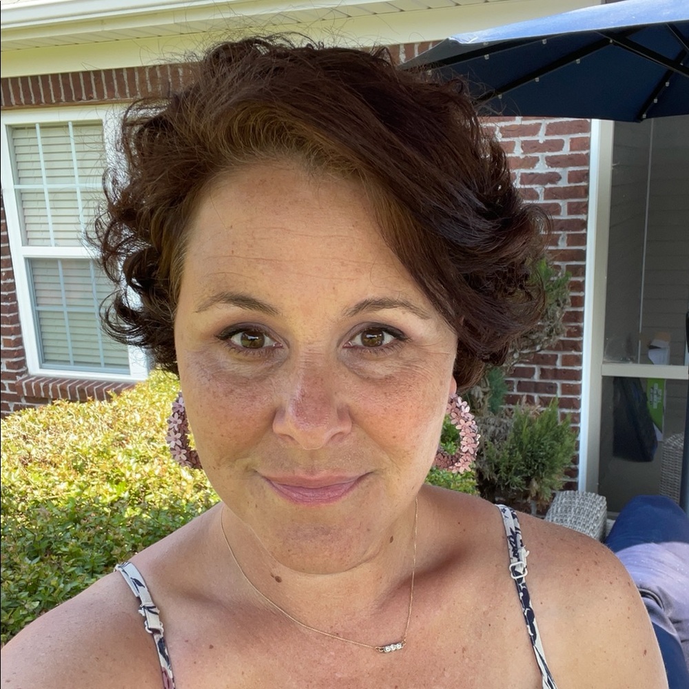 Meet your Posher, Yvette